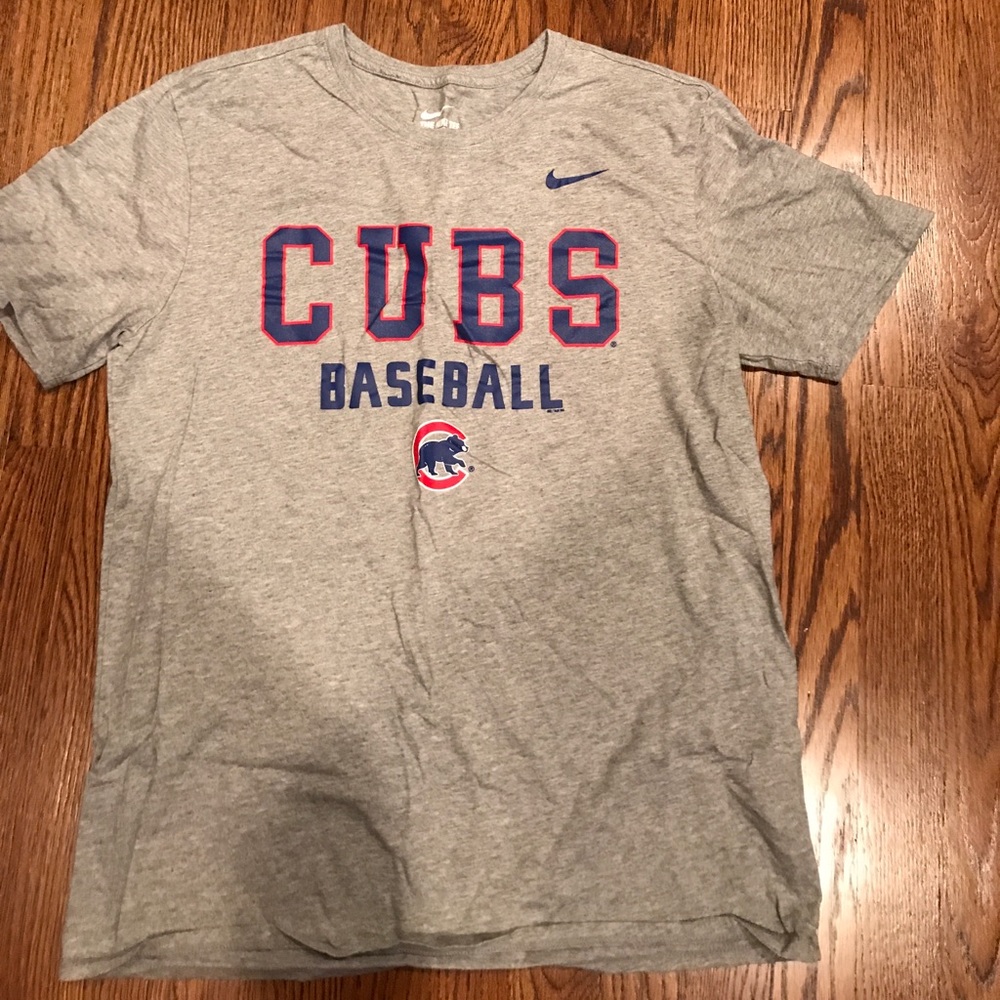 Men's: Nike Chicago Cubs Tshirt Adult Large
