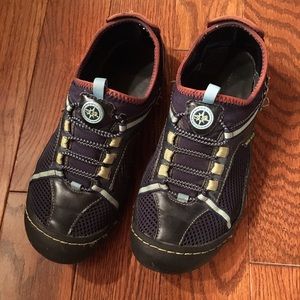 J-41 "Water-Ready" women's shoes