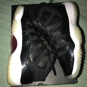 Jordan Retro 11 378038-002 size 4Y black|red|white