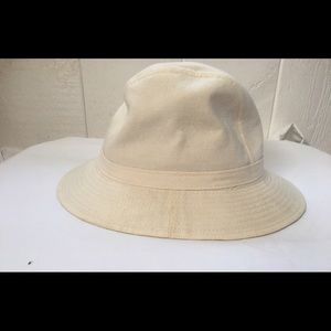 Broner hat with brim