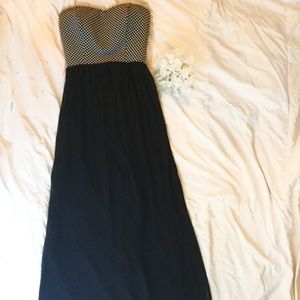 B&W / Sweetheart shaped strapless dress