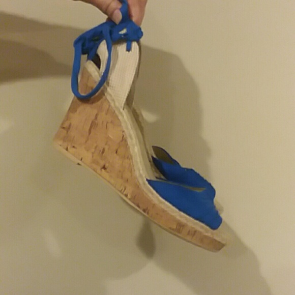 Platforms - Picture 2 of 4