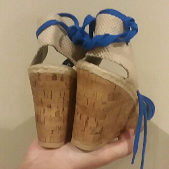 Platforms - Picture 4 of 4