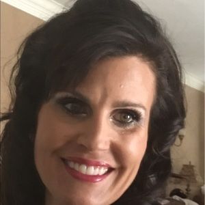 Meet your Posher, Liz