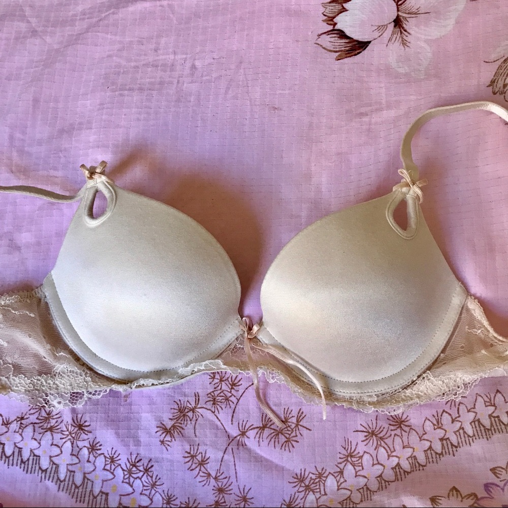 Adorable Heidi Klum push up bra
