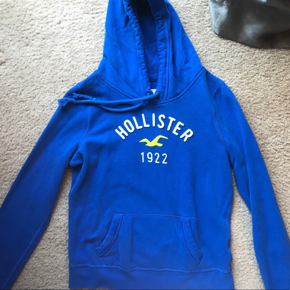 HOLLISTER Medium Gently Used Royal Blue Hoodie