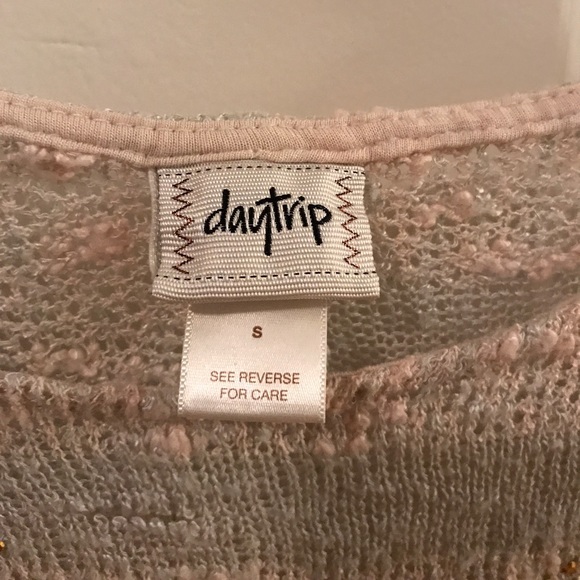 Daytrip- lightweight sweater - Picture 2 of 3