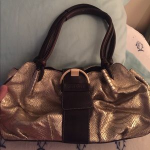 ✨SALE✨Gold metallic snakeskin Puntotres purse