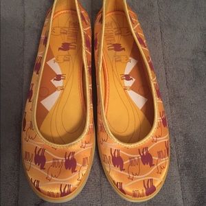 Slip on Camel Keds!