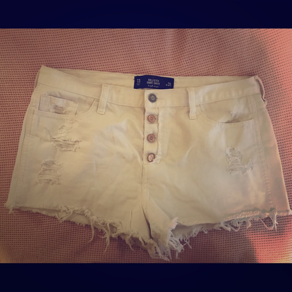 White Short-Short distressed high rise shorts