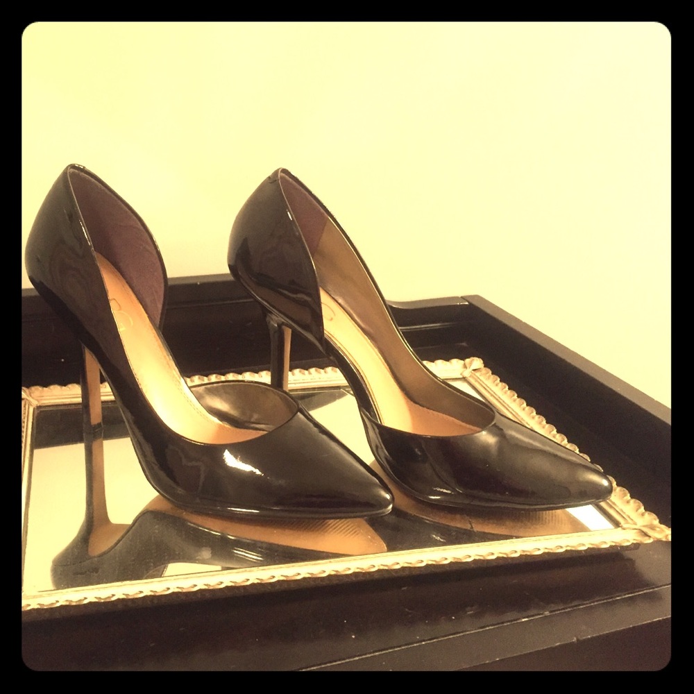 BCBG Black 4" Pumps