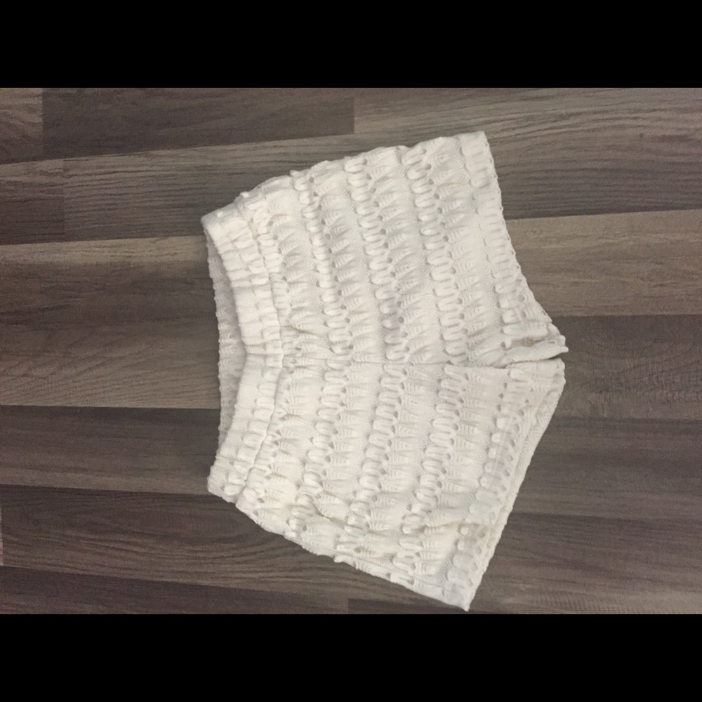 Mimi Chica White Lace shorts Size M