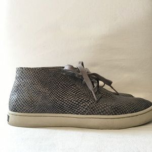 Hush Puppies low top sneaker- price firm