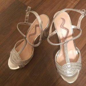 Silver heels w rhinestones