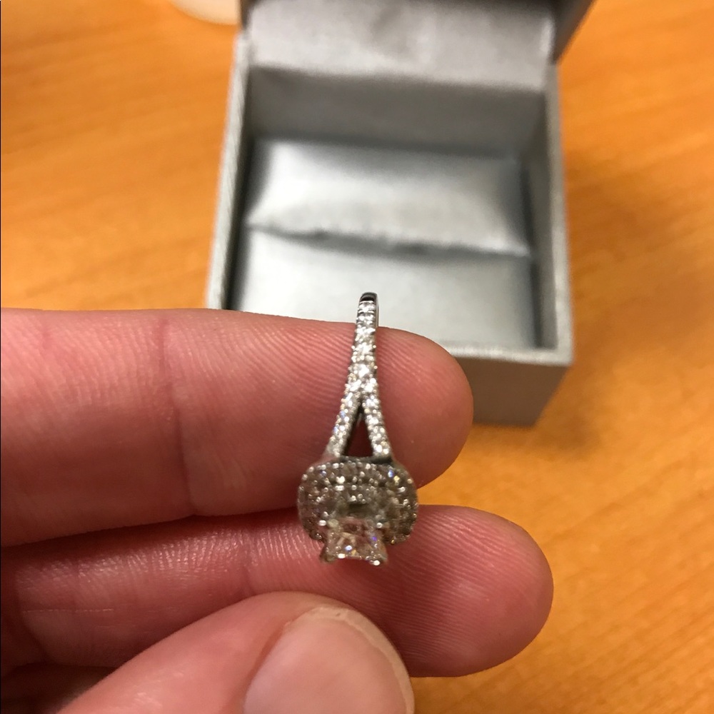 Engagement Ring 💍 - Picture 3 of 5