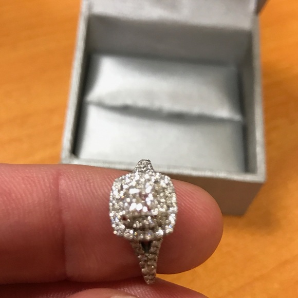 Engagement Ring 💍 - Picture 2 of 5