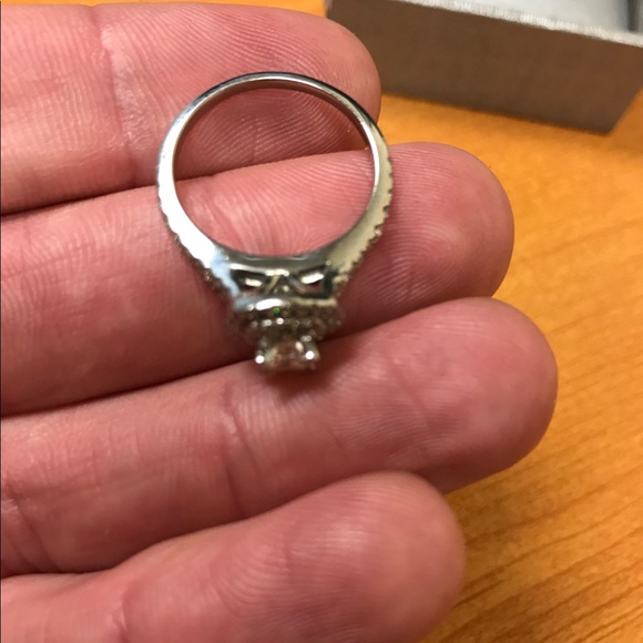 Engagement Ring 💍 - Picture 4 of 5