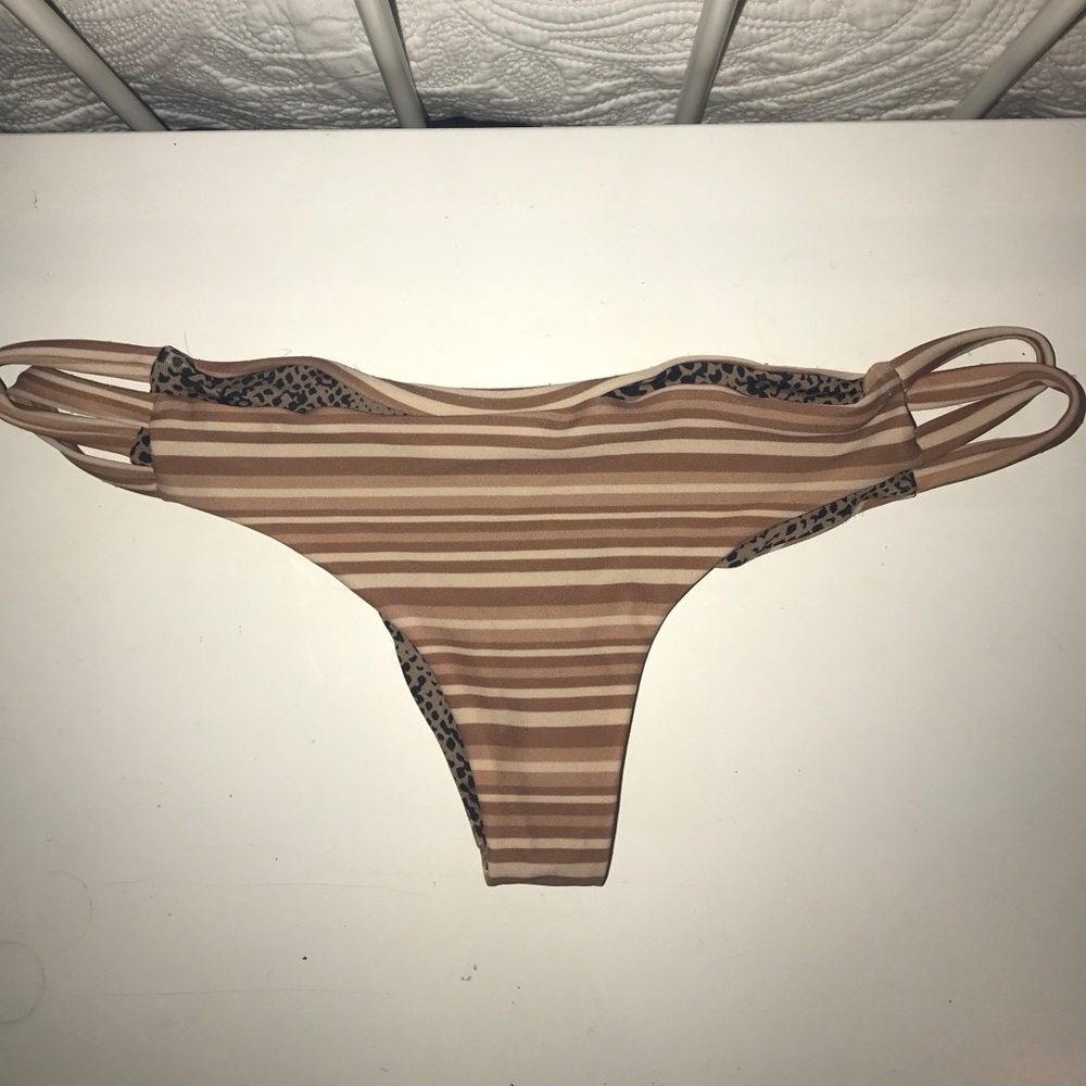 Acacia Bottoms