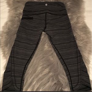 Lululemon size 2 capri leggings