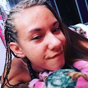 Meet your Posher, Delaurie