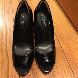 EUC Patent leather Aldo shoes