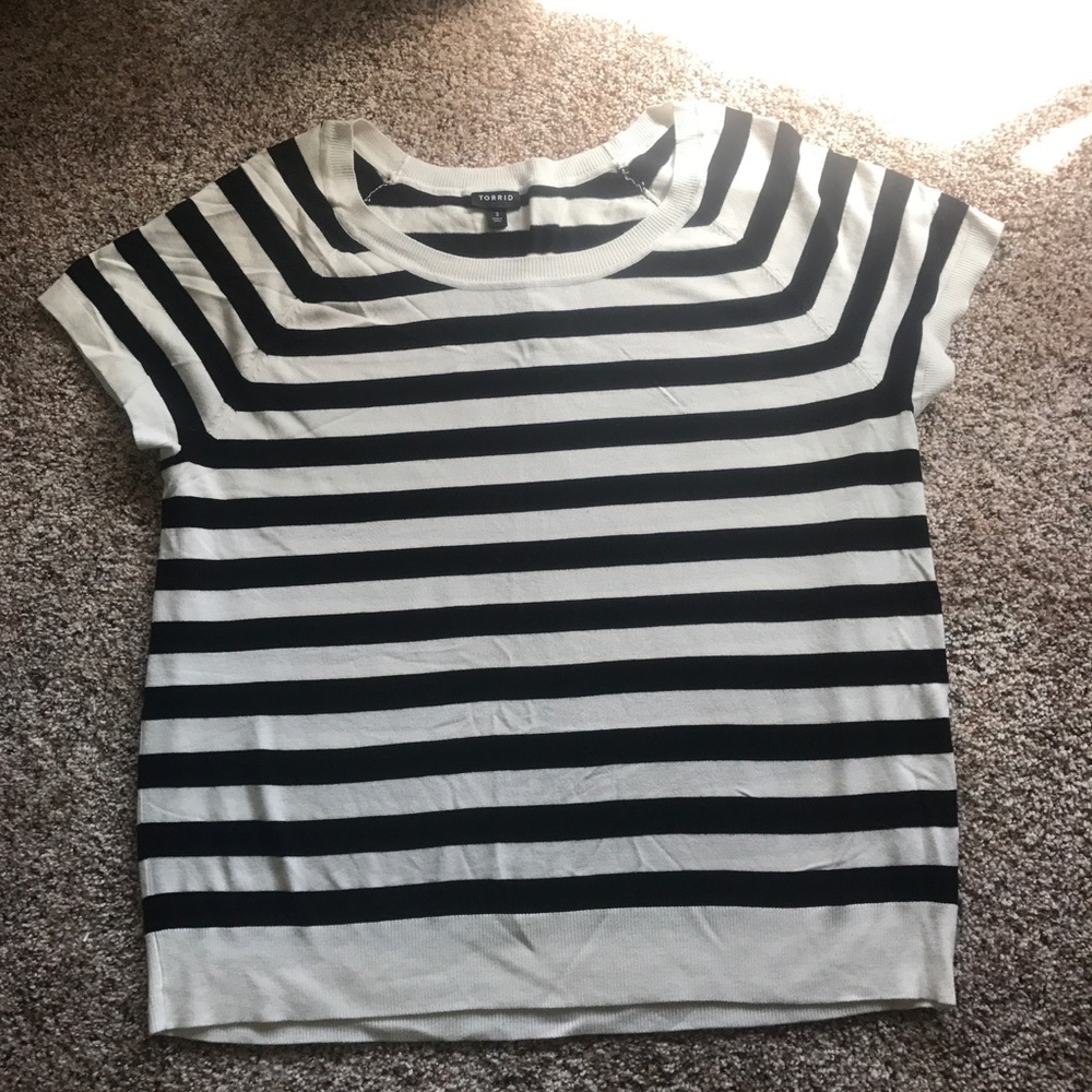 Black White Stripe Torrid Sweater - size 3