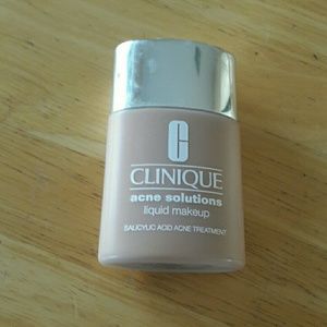 Clinique Acne Solutions Liquid Makeup.