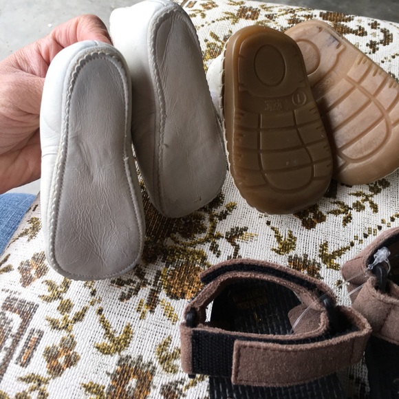 Sz 1T, 3 pairs! Teeny toes, sandal, and hi-tops - Picture 4 of 4