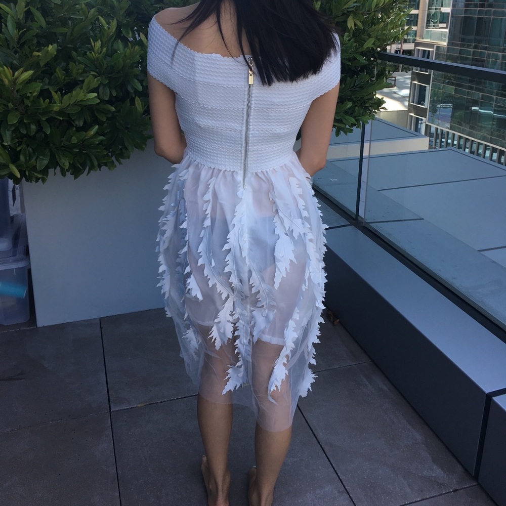 ❤️💜NWT gorgeous summery white dress - Picture 4 of 8