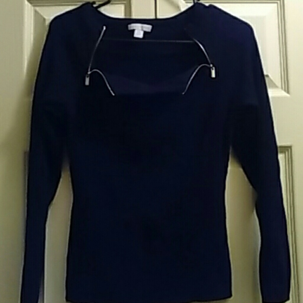 Sweater - Picture 2 of 2