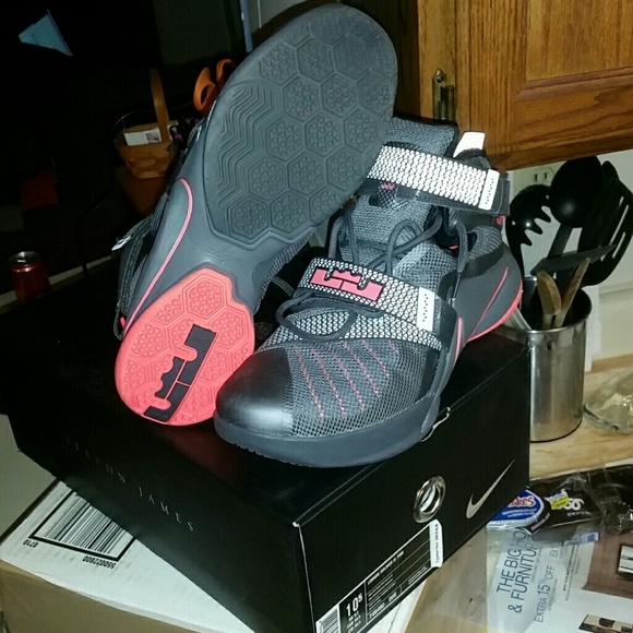 Nike Other - NIKE LEBRON SOLDIER IX PRM MEN SIZE 10.5 W/OG BOX