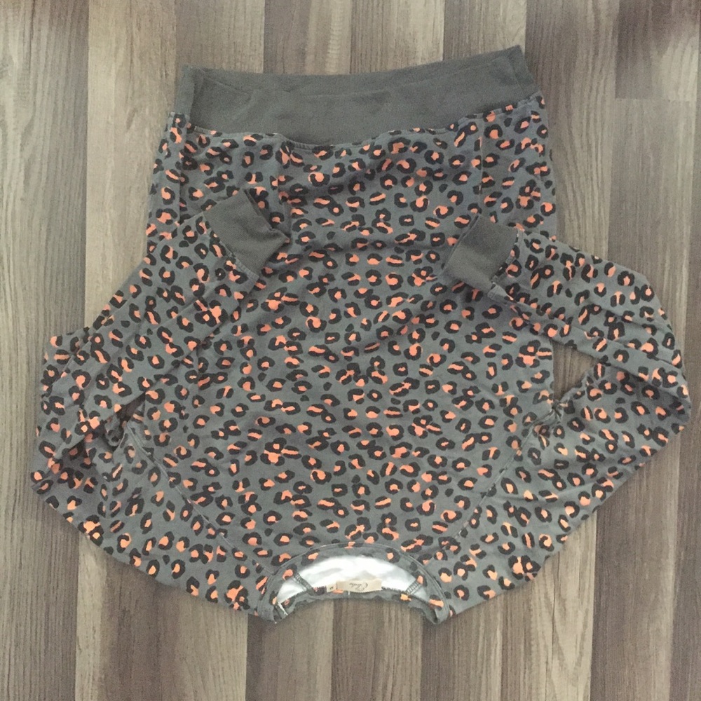 Cheetah Print Sweatshirt size M