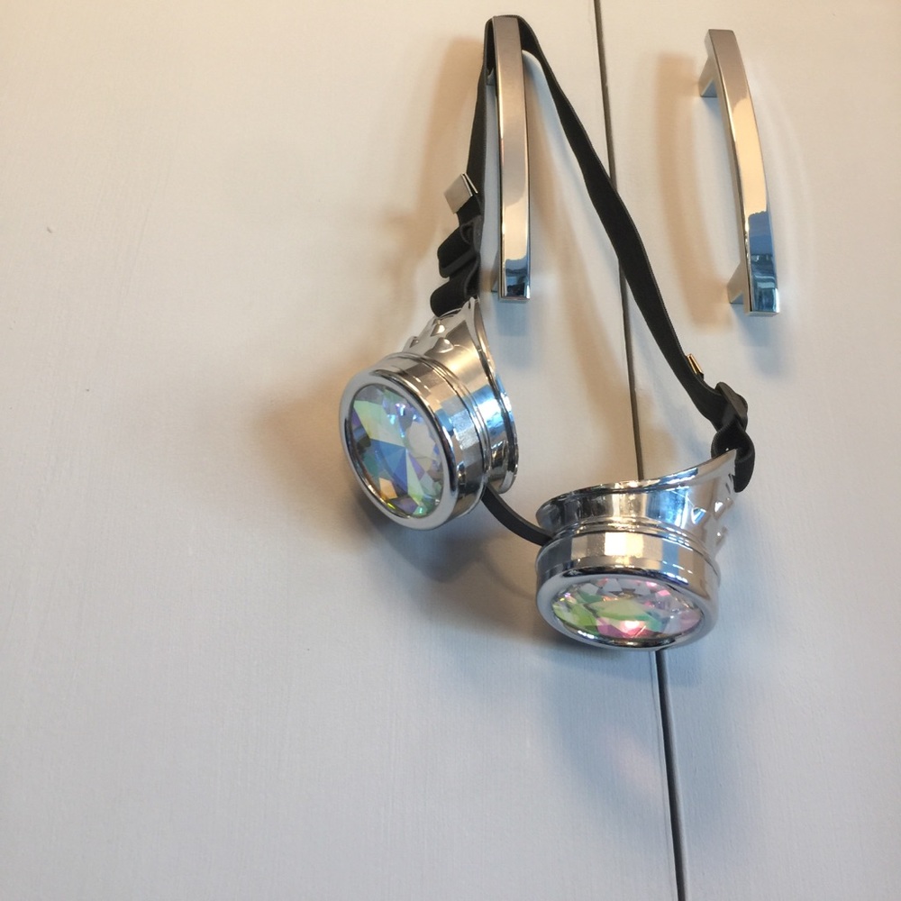 Refracting goggles