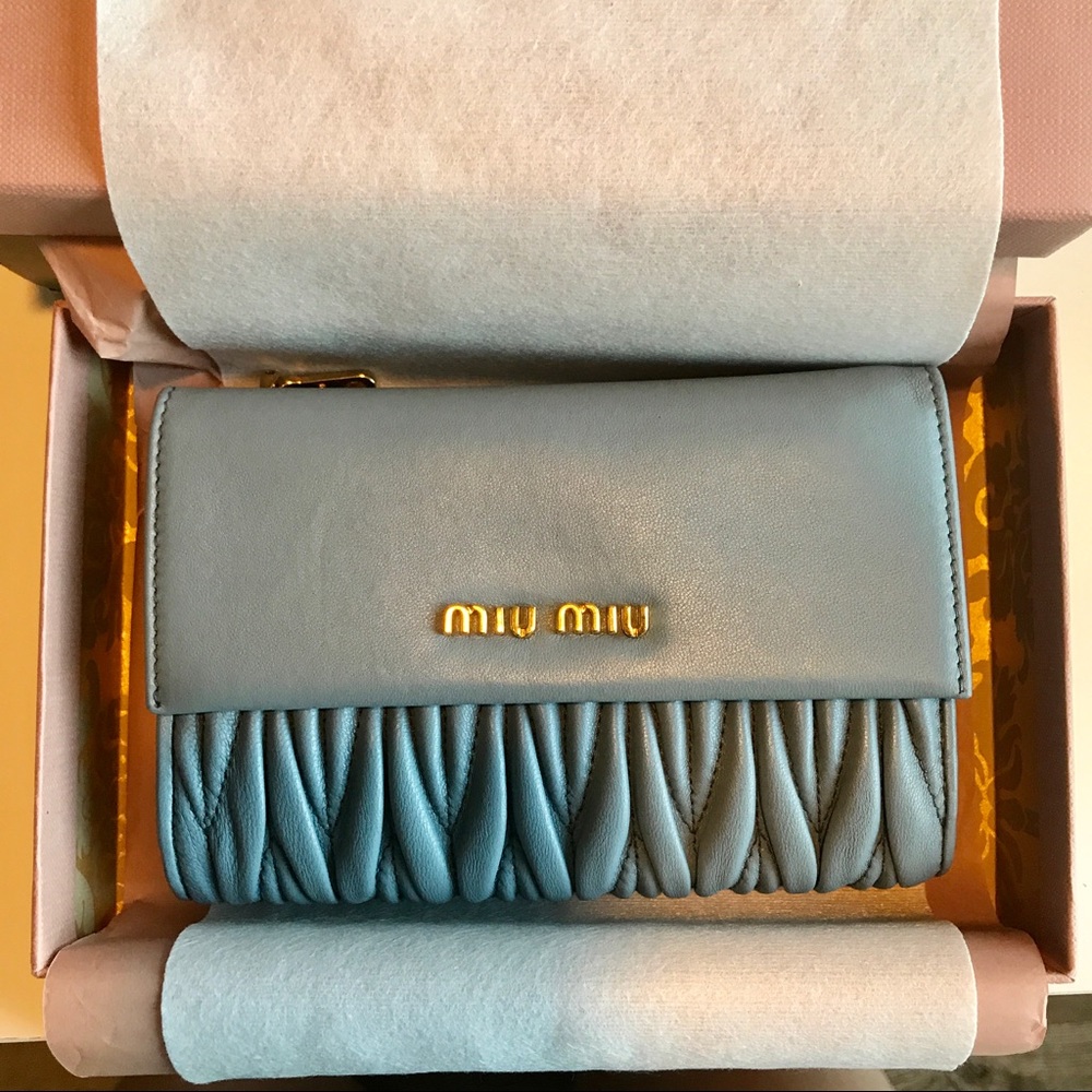 NWT Miu Miu Matelasse bifold wallet