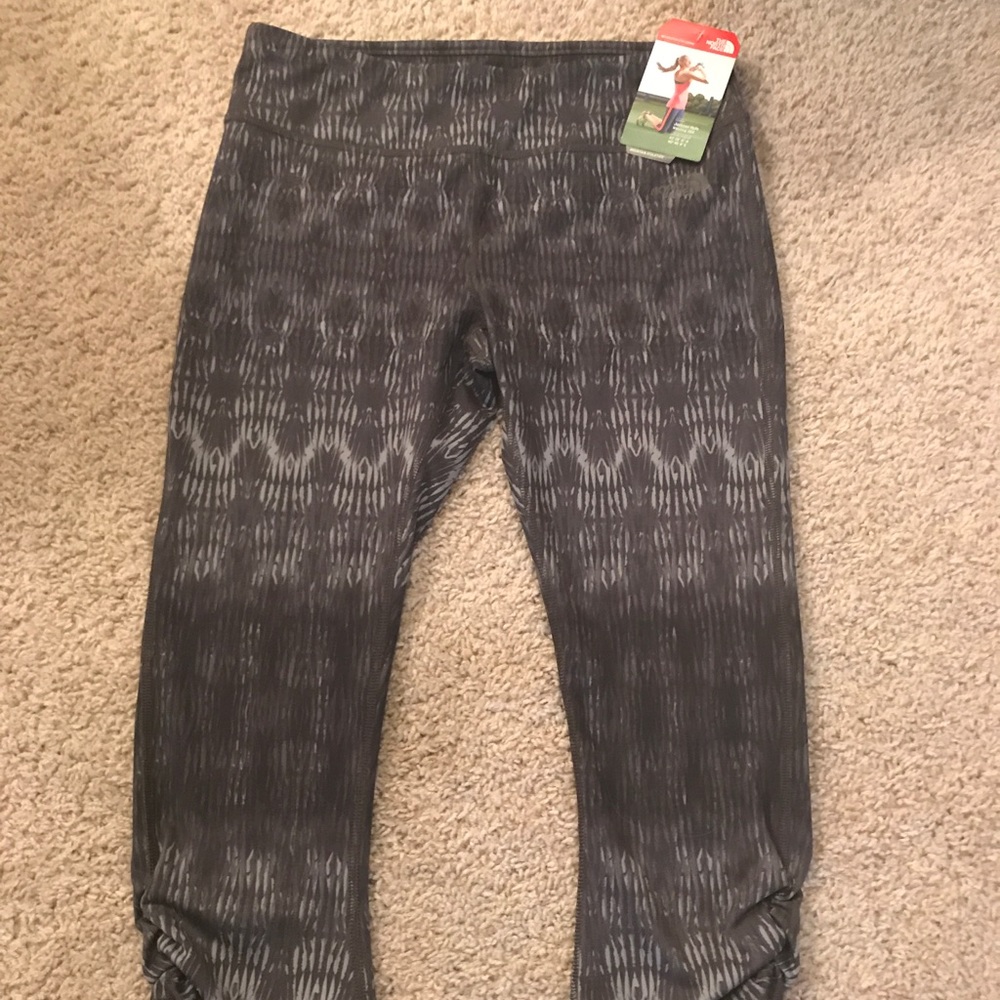 The North Face Capri Leggings Medium NWT