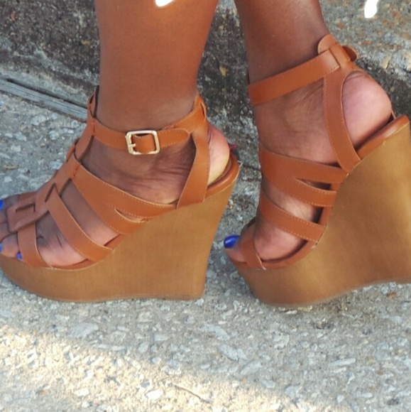 Tan wedges - Picture 4 of 4