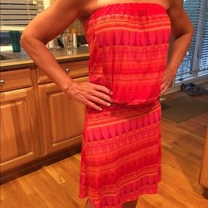 Great strapless go anywhere dress.  Size M