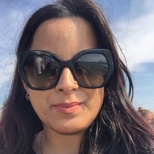 Meet your Posher, Hadia