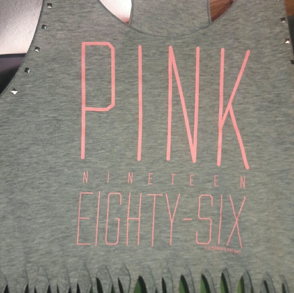 VS Pink tank - Picture 1 of 3