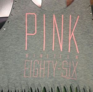 VS Pink tank