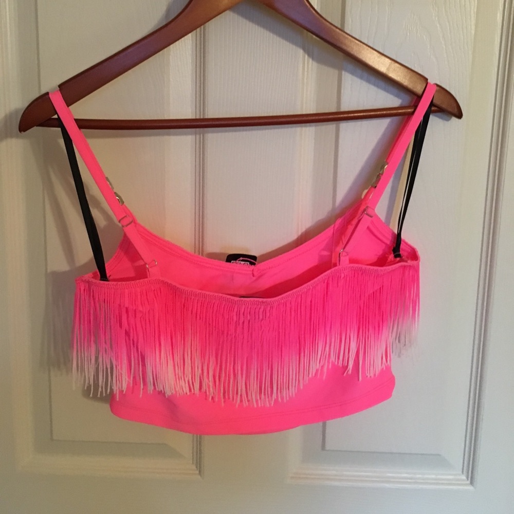 🛍NWT 2B Bebe Neon Pink Tina Fringe Crop Top🛍 - Picture 2 of 3