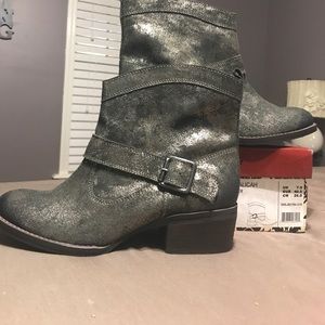 NWOT Naughty Monkey ankle boots