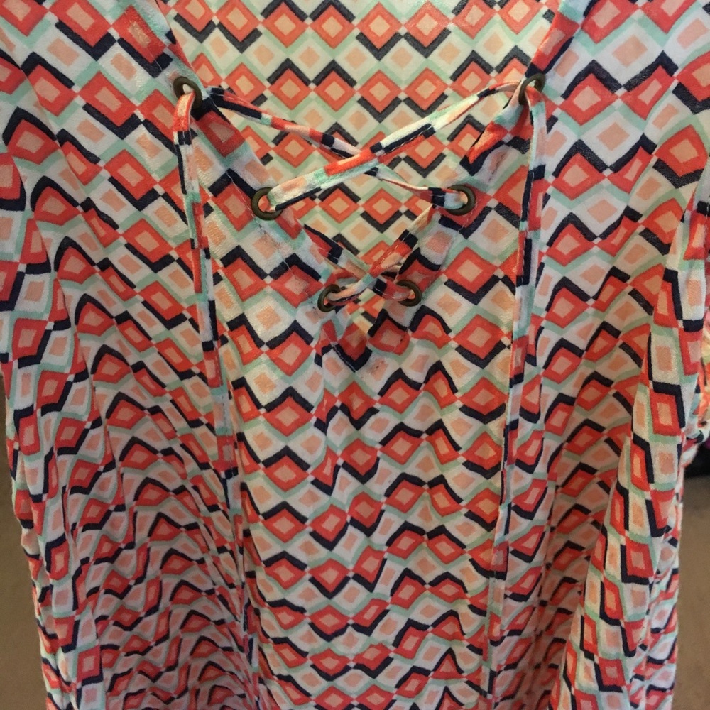 Geometric Tank Top - Picture 2 of 3