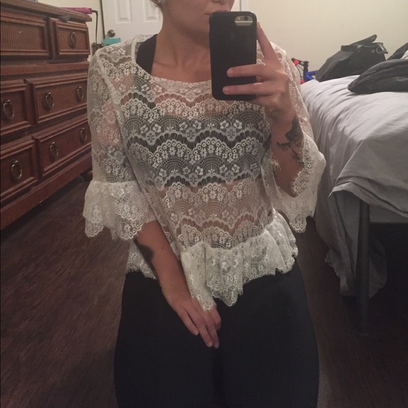 Full Lace Vintage Blouse - Picture 3 of 3