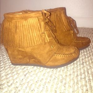Moccasin wedges