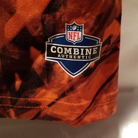 Workout top - Picture 2 of 6