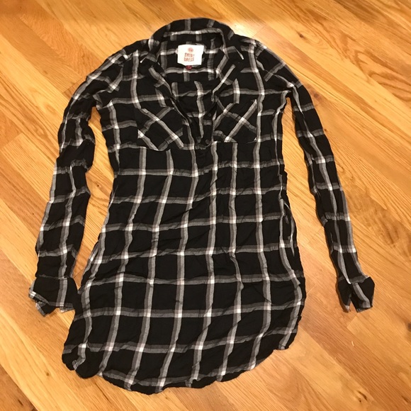 Shirt dress - Picture 1 of 2