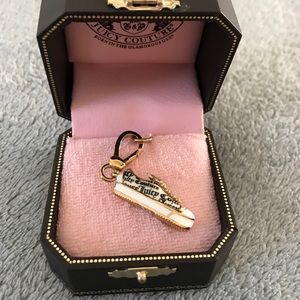 Sneaker JC charm