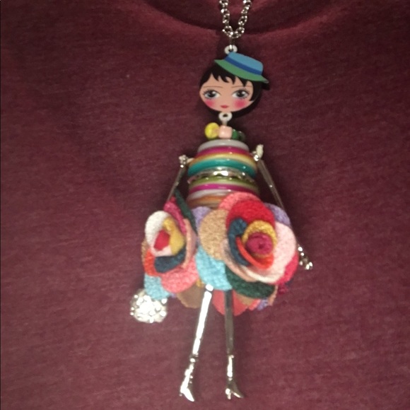 Doll necklace - Picture 3 of 3