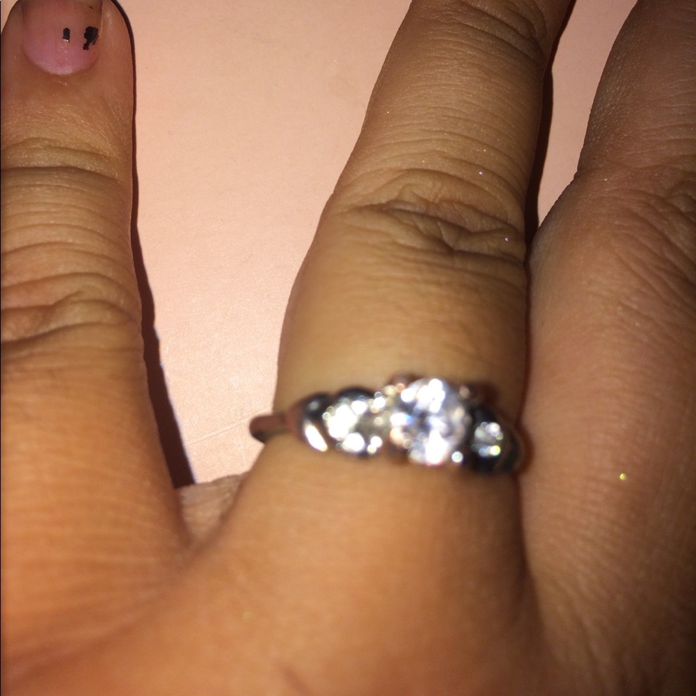 Beautiful ring ! - Picture 2 of 2